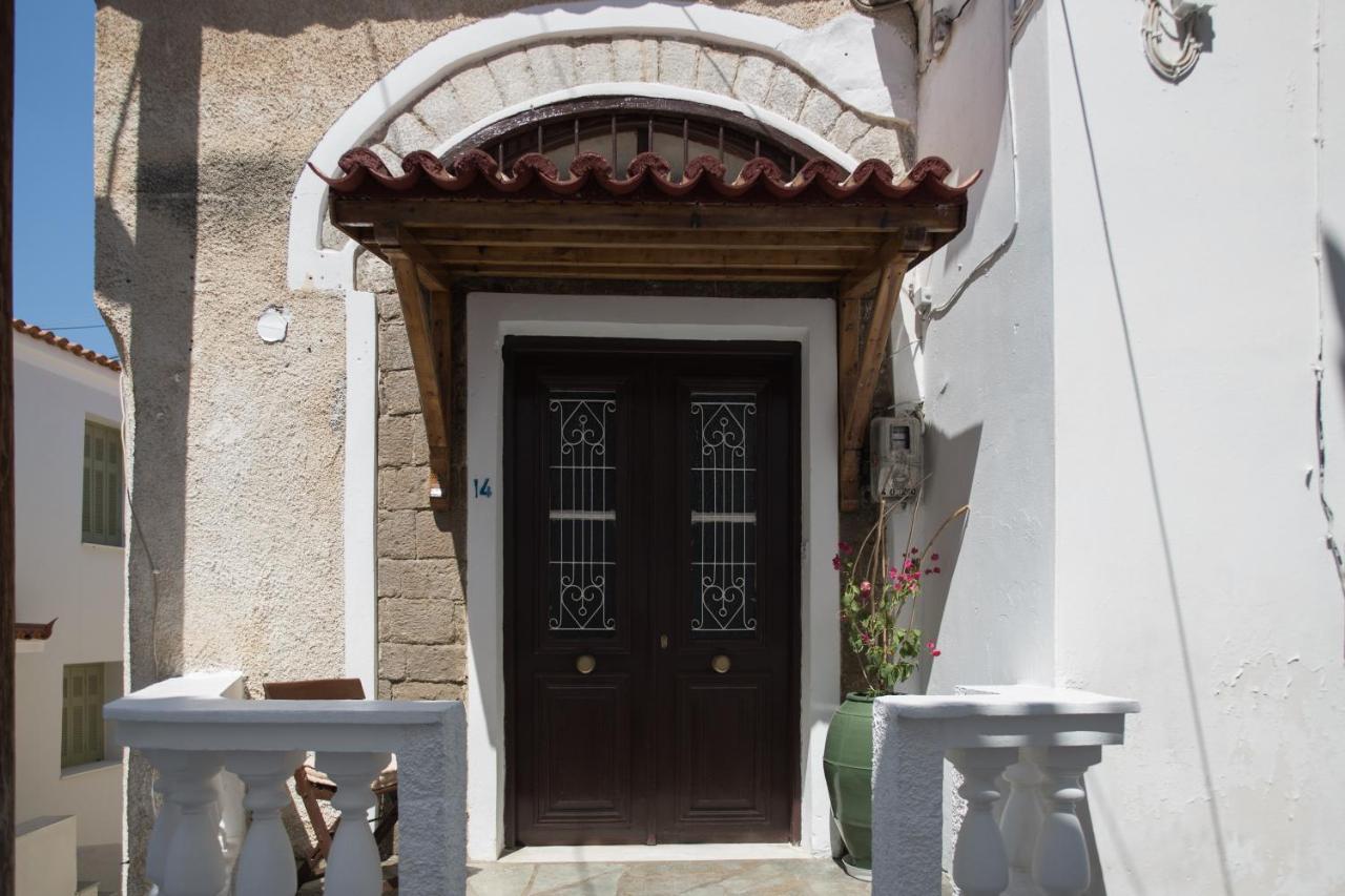Neoclassical Manor House Πόρος Εξωτερικό φωτογραφία