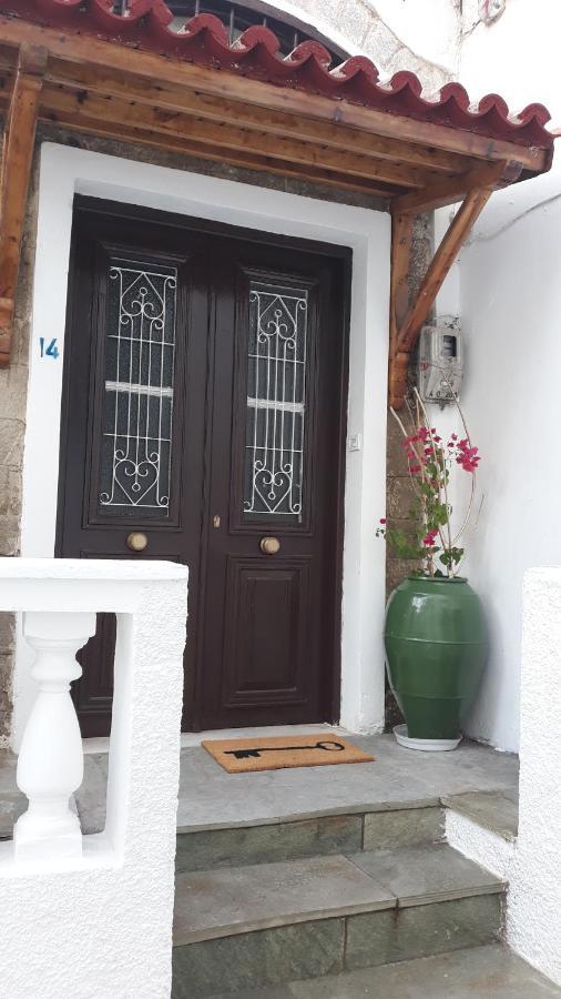 Neoclassical Manor House Πόρος Εξωτερικό φωτογραφία