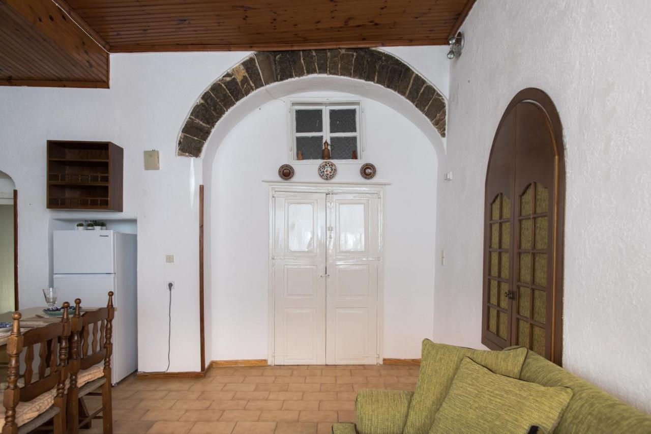 Neoclassical Manor House Πόρος Εξωτερικό φωτογραφία